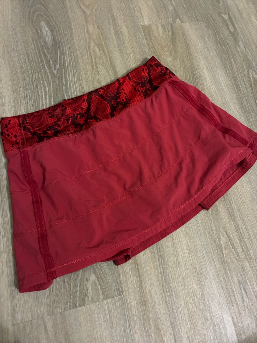 Lululemon Pace Rival Skirt Skort Cranberry Mini Ziggy Snake Red Tide 6